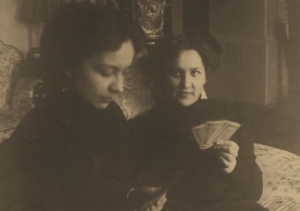 Foto:Dámy z rodu Dobay, cca 1900-1910, zdroj Tripolitana
